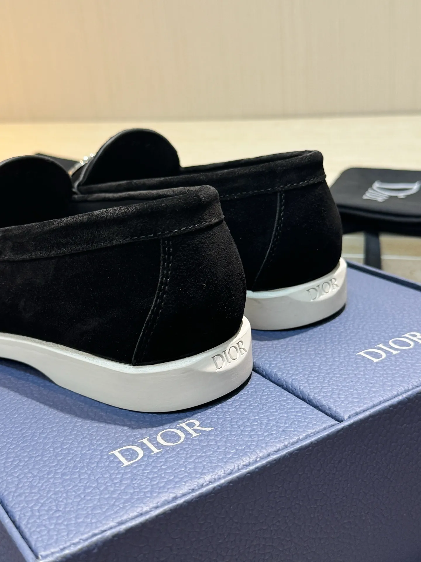 Men's Men's Shoes 💰440 [New Style] 🏃‍♂️🏃‍♂️Dio*Granville Dior - Men's Lace-up Casual Shoes - Original Reproduction Buy the original version and get a one-to-one reproduction. It is a casual dress shoe. Crafted from luxuriously soft navy suede, it features an Oblique printed panel on the upper. The lightweight white rubber sole adds sophistication, with an Oblique pattern engraved on the outsole and branding on the back. Adds elegance to any casual look. Imported cowhide suede + imported cowhide lining + original outsole Size: 39-44 (45 46 customized)